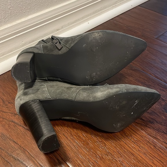 Lace up fringe gray booties - Picture 4 of 4